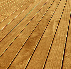 促銷讓價格戰(zhàn)透支地板業(yè)未來