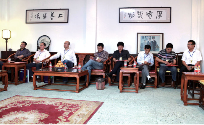 胡志輝等河南企業家代表走進中國鈞瓷之都神垕“領略金堂之美  共話鈞瓷未來”