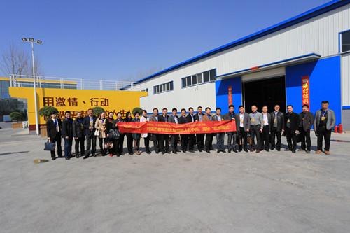 胡志輝等河南企業家走進巴奴毛肚火鍋